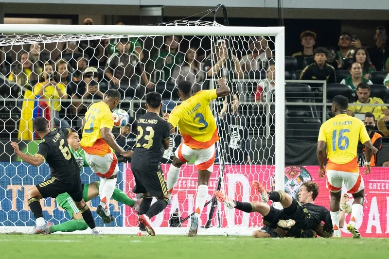 Colombia goleó a México