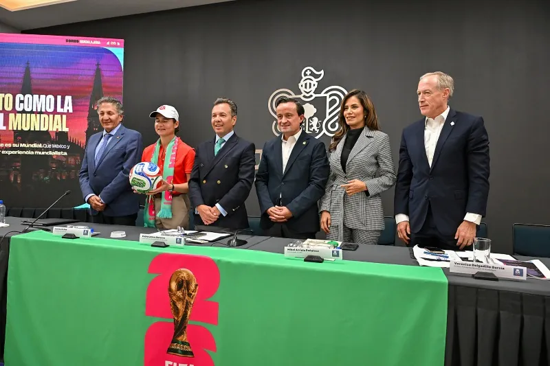 Arriola y Sisniega en un evento en Jalisco previo al Mundial 2026