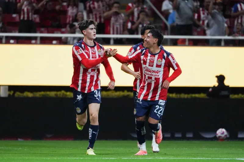 Armando González está al acecho de los goleadores de Chivas