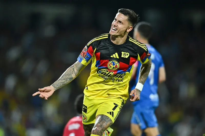 Brian Rodríguez en celebración con América