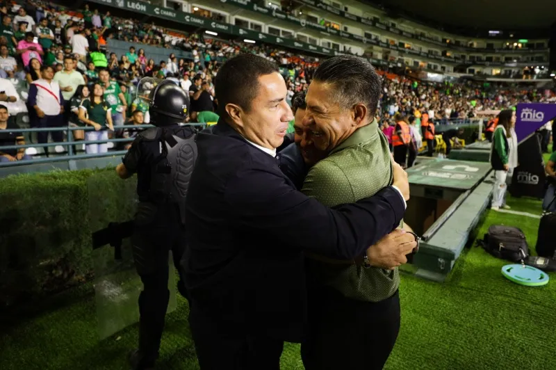 Efraín Juárez con Ignacio Ambriz