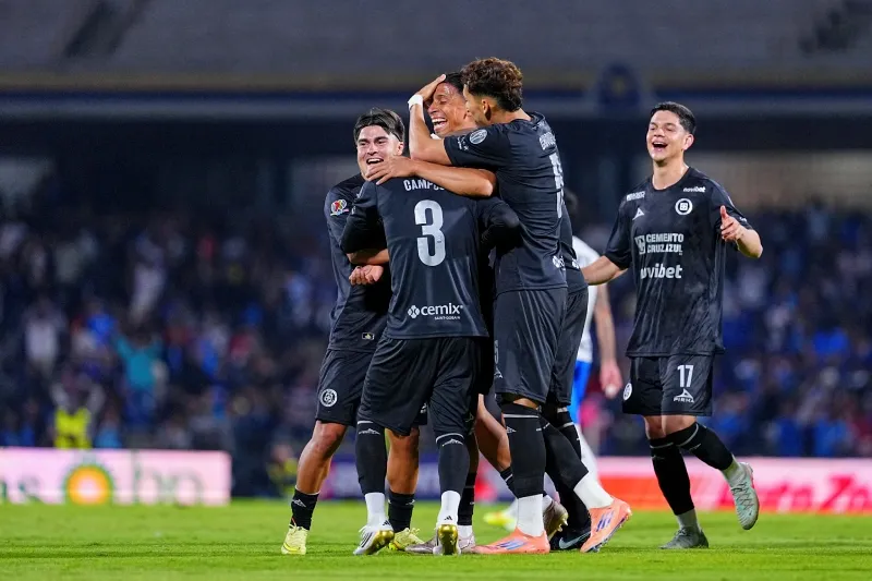 Cruz Azul oficializó su renovación con Pirma