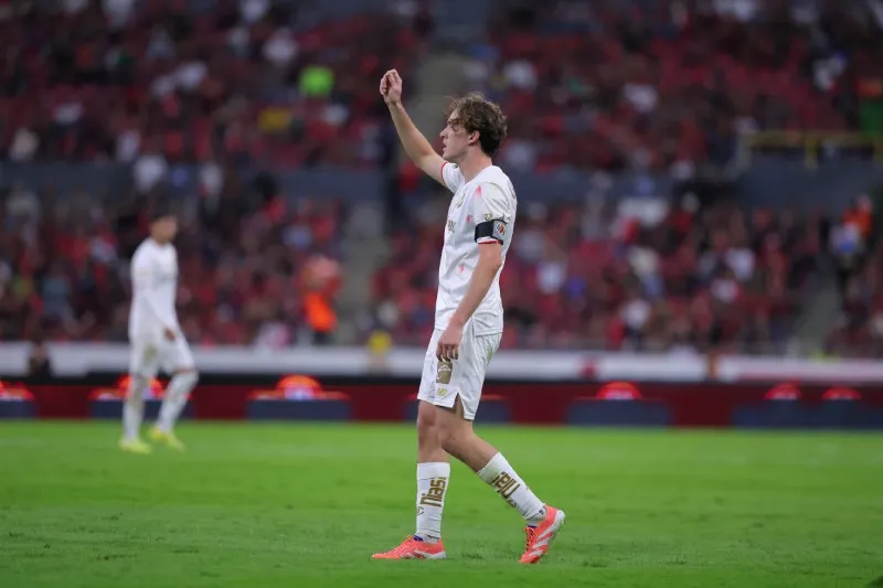 Marcel Ruiz en celebración con Toluca