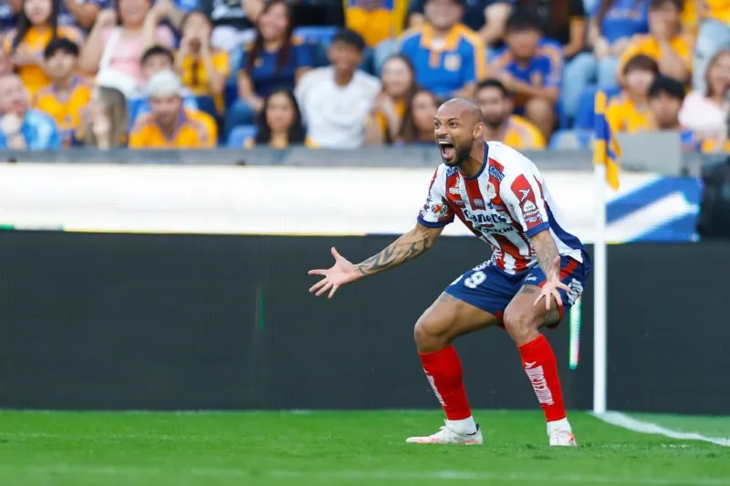 Brilló en su primer torneo