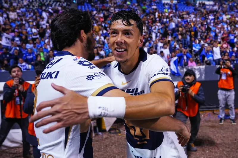 Ruvalcaba en festejo de gol