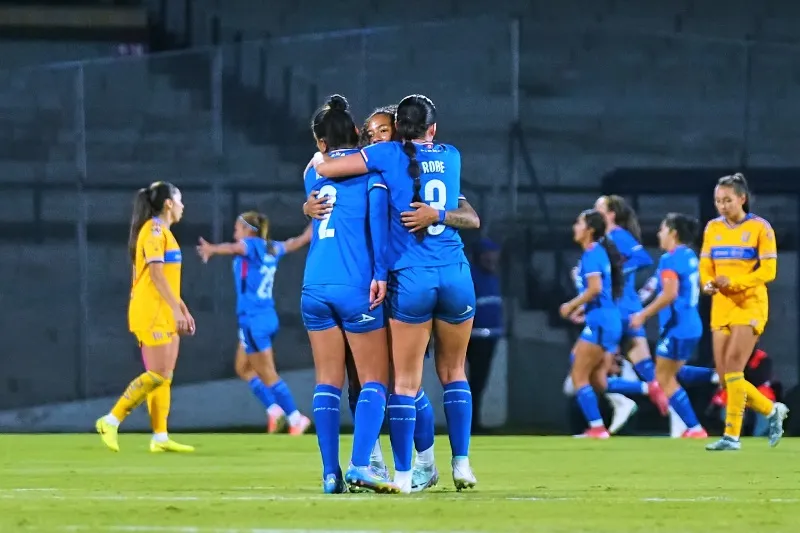 Cruz Azul y Tigres empataron en la ida de la Semifinal