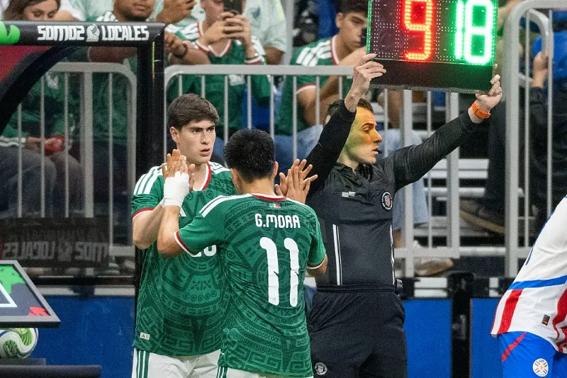 'Hormiga' debutó al ingresar en lugar de Gilberto Mora