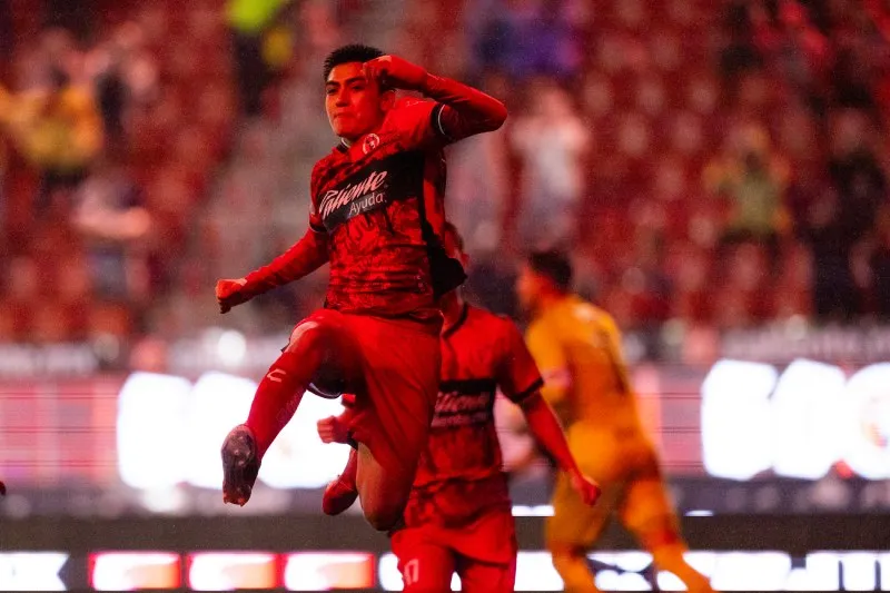 Su edad ha causado polémica