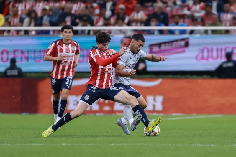 Hormiga no pudo romper con el cero de Chivas