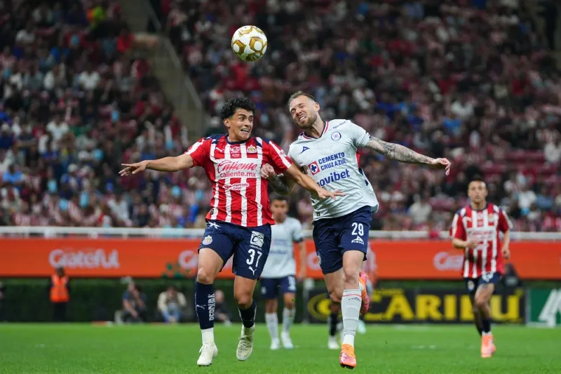 Chivas y Cruz Azul no pudieron romper con el empate