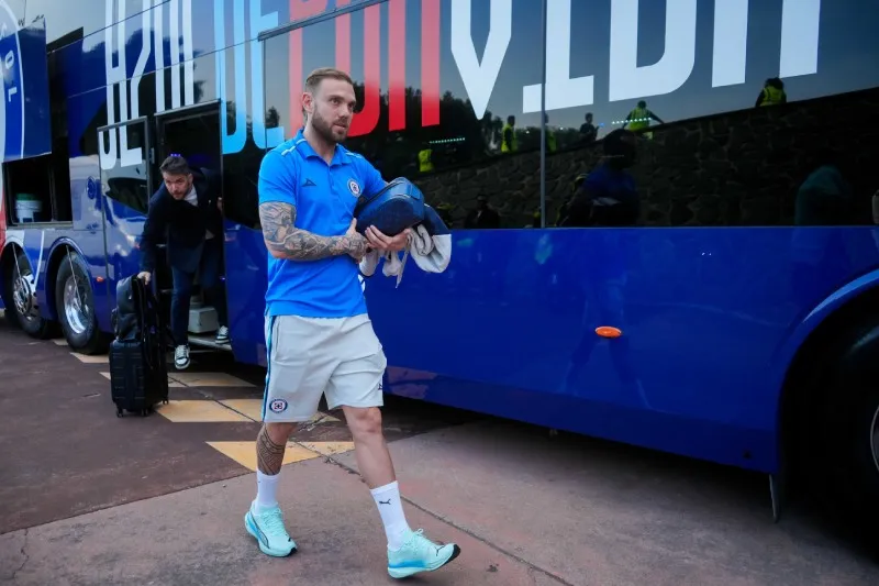 Cruz Azul no lo quiere dejar