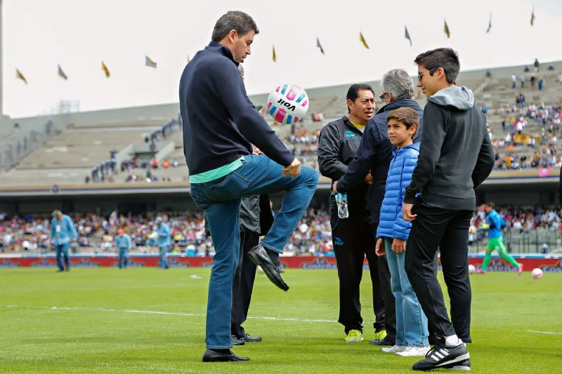 Elías Ayub previo a un partido de Pumas