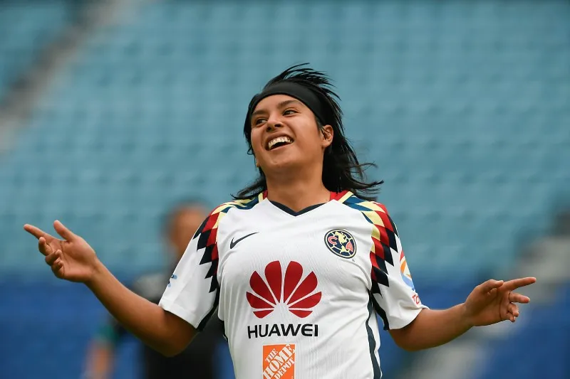 Lucero Cuevas | IMAGO7