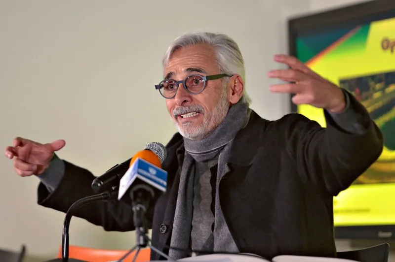 Tiene orden de aprehensión