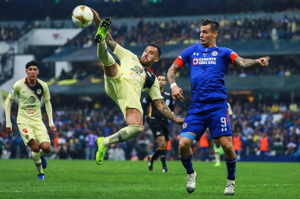 Peláez cuestionó la alineación de Caixinha