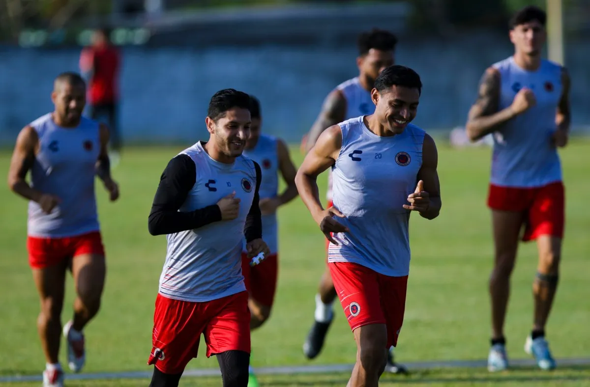 Reyna fue uno de los exjugadores en aparecer con Kuri