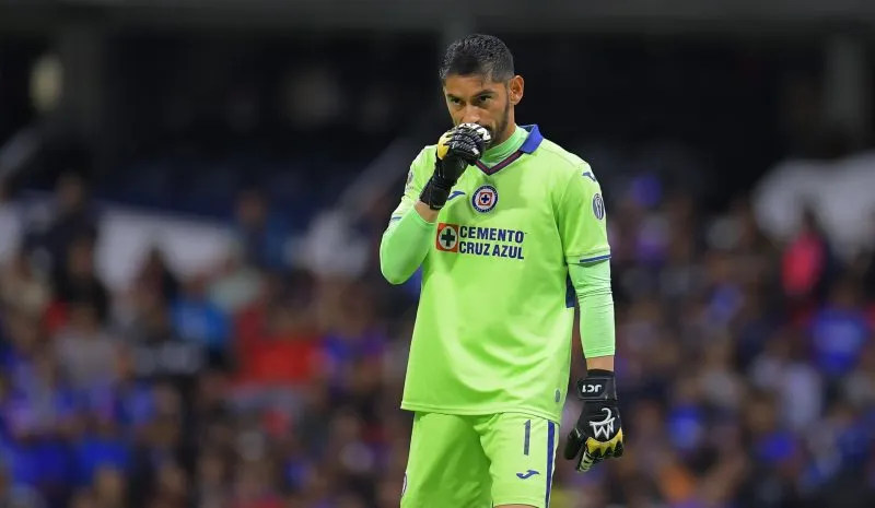 Corona con Cruz Azul