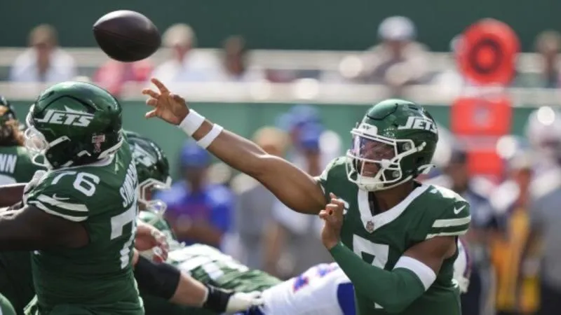 Justin Fields regresa a la titularidad tras lesionarse | AP