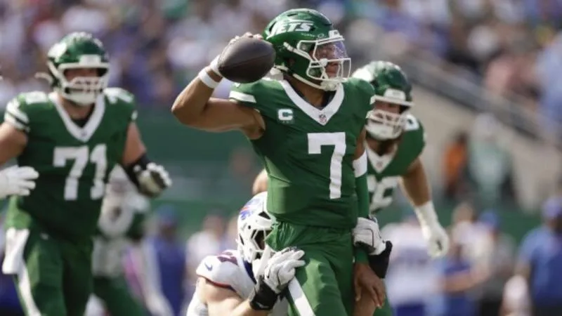 Justin Fields regresa a la titularidad tras lesionarse | AP