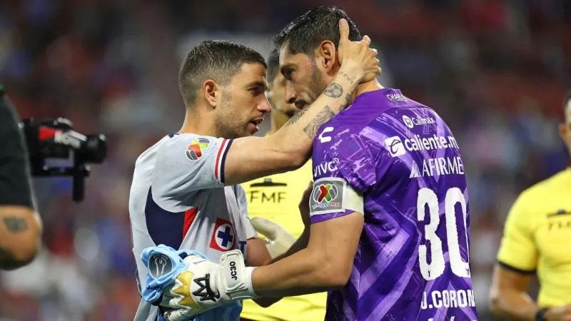 Corona se retiró del futbol | IMAGO7