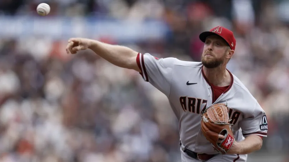 Kelly tiene un año de contrato con los Backs | AP