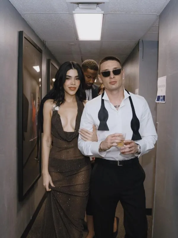 La cantante no deja de presumir su relación con Peso Pluma / FB: @KeniaOs