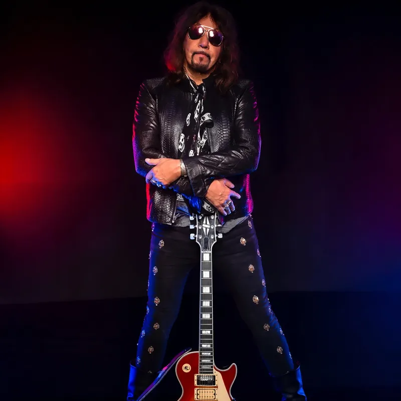 Ace Frehley sufrió una caída en su estudio y se pegó en la cabeza / FB: @officialacefrehley