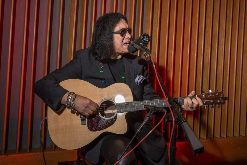 El rockero desde hace tiempo le dio prioridad a su salud / FB: @officialgenesimmons