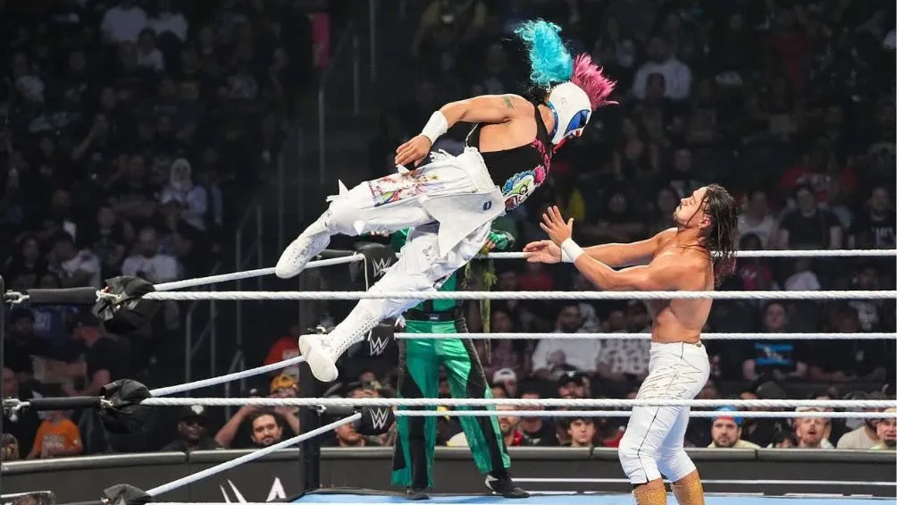 Psycho Clown ante Los Garza en SmackDown | @Psychooriginal