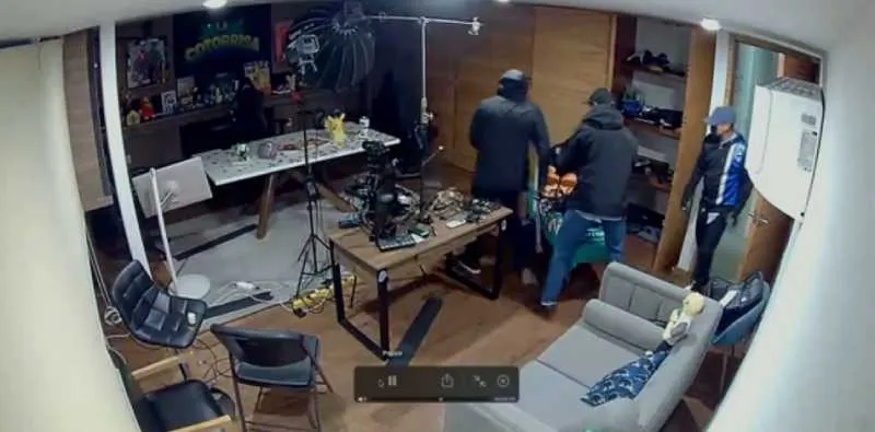 Eran tres hombres, tapados del rostro y con herramientas especializadas/IG: @lacotorrisa