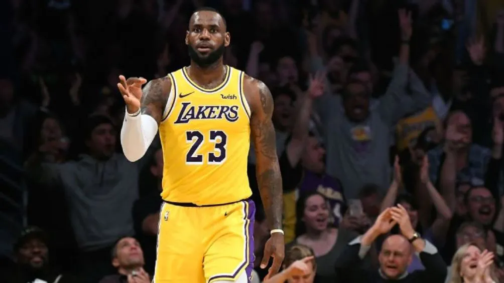 James estaría saliendo de los Lakers | AP