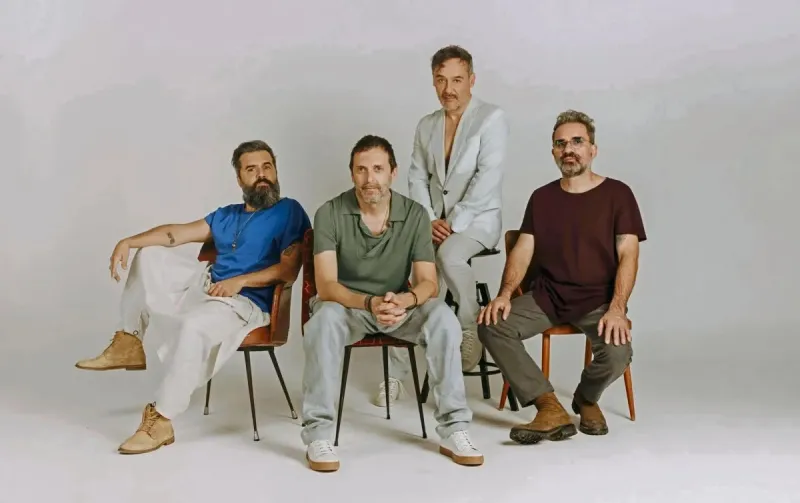 Antes de bajar su música de Spotify, tiene que analizarlo bien / FB: @loveoflesbian