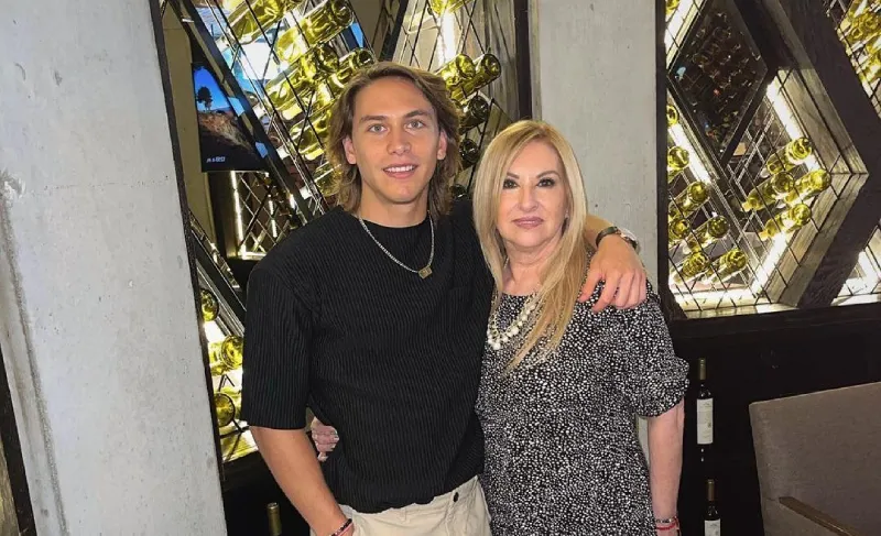 Doña Lety asegura que le robaron un cancel frente a su presencia / Redes Sociales