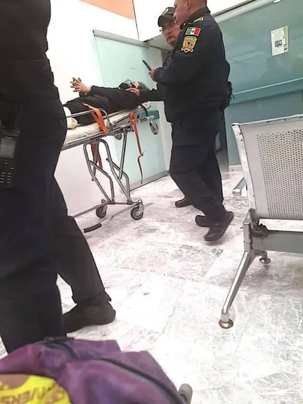 Lex Ashton se encuentra hospitalizado al romperse las dos piernas / Redes Sociales