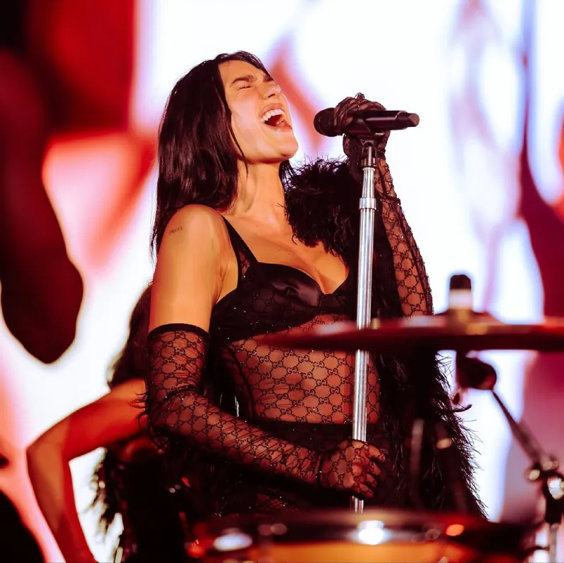 Las apuestas ya están abiertas, solo falta esperar la sorpresa / FB: @DuaLipa