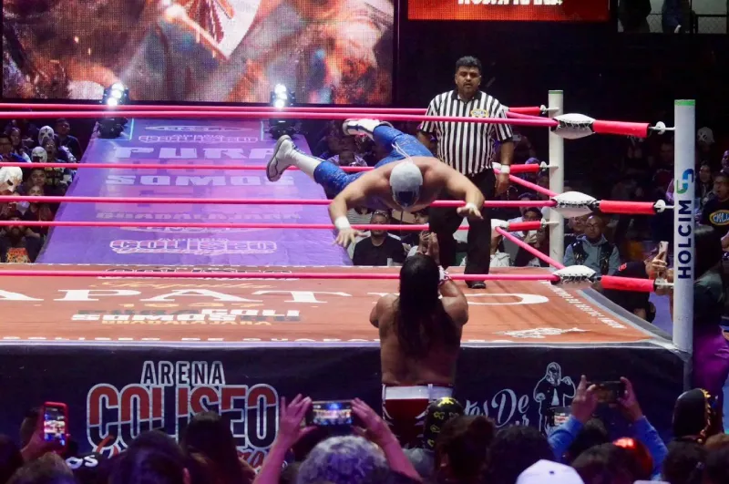 Las peleas están programadas para realizarse en la tarde / FB: @cmll.oficial/