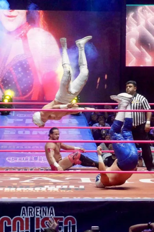 Ahora le podrás gritar al cuidado del agua / FB: @cmll.oficial