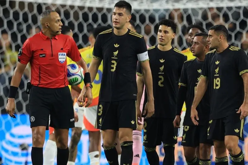 Aguirre no se guardó nada tras la goleada ante Colombia | MEXSPORT