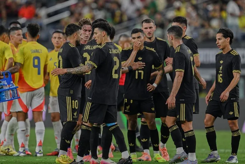 Aguirre no se guardó nada tras la goleada ante Colombia | MEXSPORT