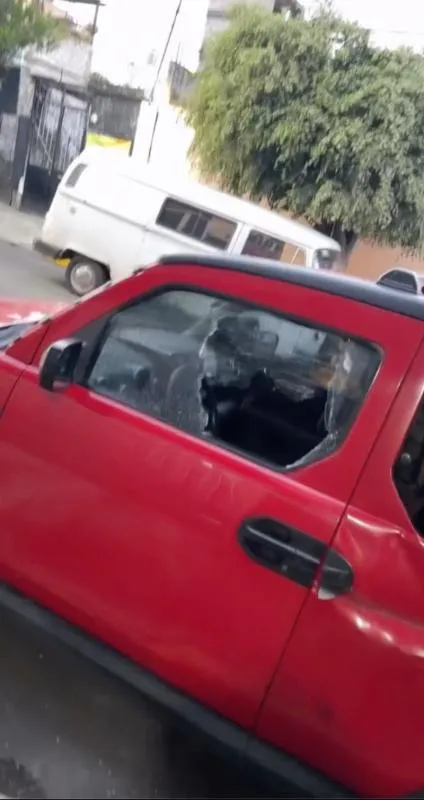 El delito se cometió afuera de su casa, por lo que revisará las cámaras / IG: @aaronmercury