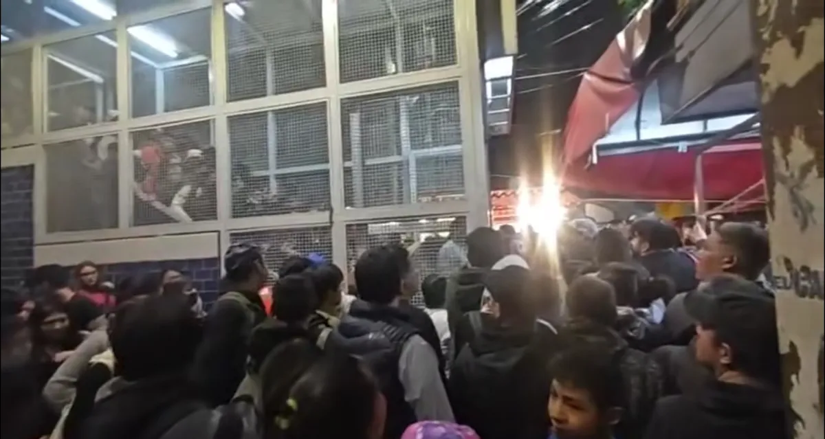 En las estaciones afectadas la gente no sabía ni para dónde ir / Redes Sociales