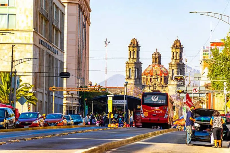 Se está negociando para concretar el cambio de ruta de la Línea 4/Pixabay