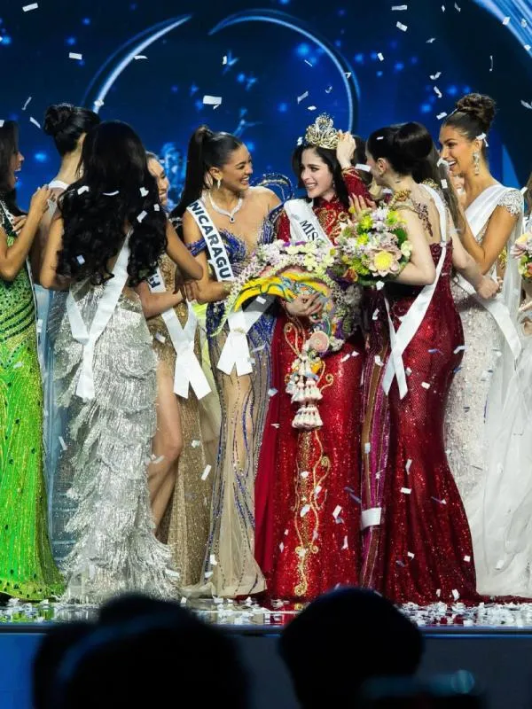 México logra su cuarta corona dentro de Miss Universo / IG: @fatimaboschfdz