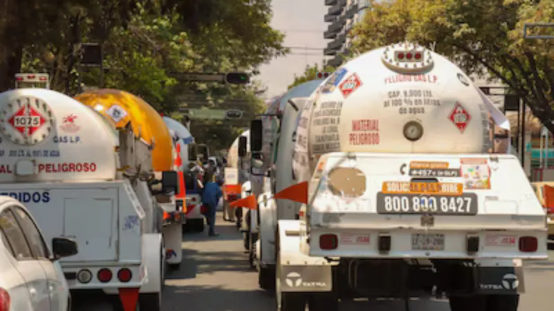 Los vehículos que circulen con sustancias peligrosas deberán reducir su velocidad / Redes Sociales