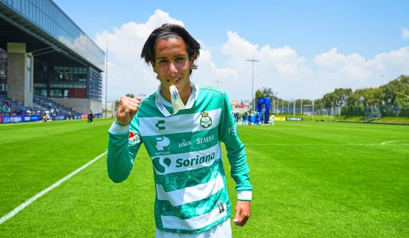 Lucca Vuoso con Santos