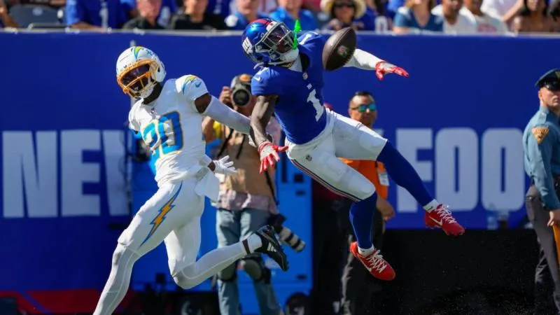 El jugador de los Giants tuvo que salir en camilla | AP