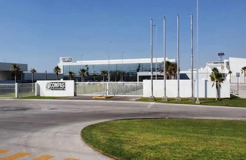 Nissan y Mercedes-Benz confirmaron el cierre definitivo / Redes Sociales