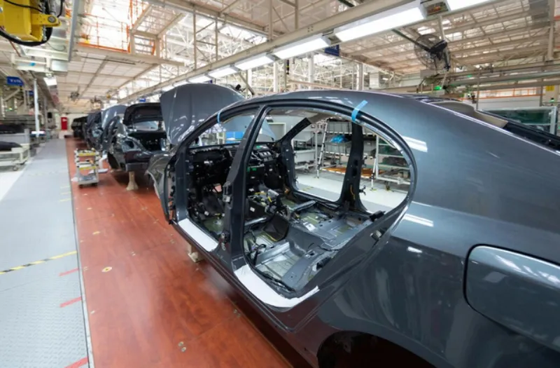 El personal será repartido en las plazas que tiene en otros estados / FREEPIK