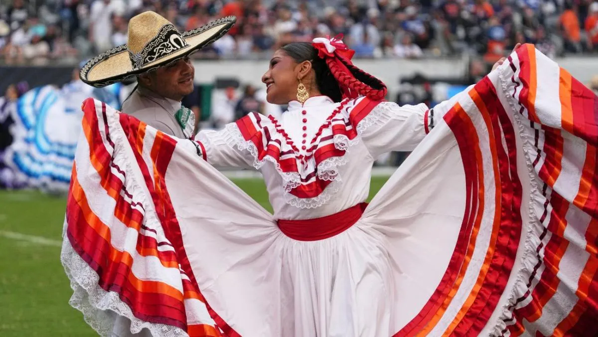 Los Bears celebraron el mes de la herencia hispana | AP