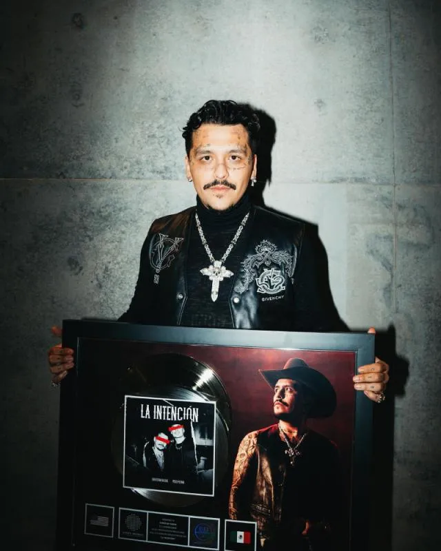 Nodal fue denunciado por falsifica su firma en varios contratos / FB: @christiannodaloficialmx